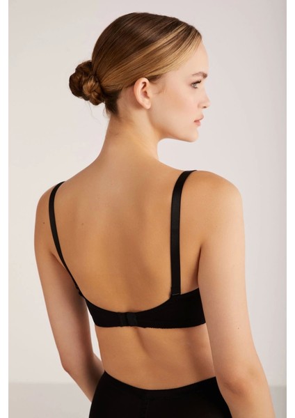 Lidya Dolgusuz Sütyen modelleri