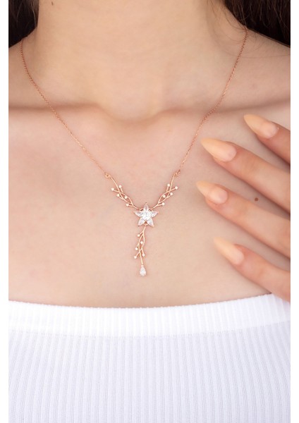 925 Ayar Gümüş Pembe Nergis ve Sarmaşık Detaylı Zarif Kolye