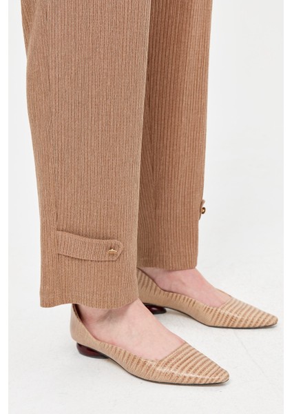 Retro Dokulu Üçlü Pantolonlu Takım Camel