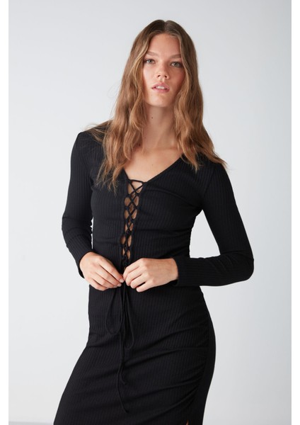 Agneska Kadın Triko Görünümlü Esnek Kumaşlı Çapraz Bağlamalı V Yaka Uzun Kol Crop Siyah Bluz fiyatları