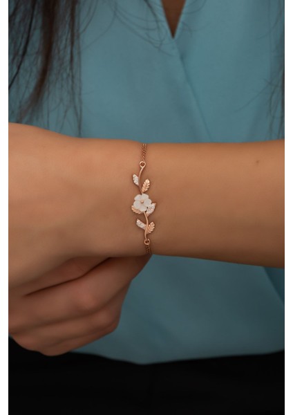 925 Ayar Gümüş Zirkon Çiçek Bileklik, şık ve zarif tasarım