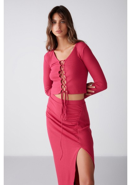 Agneska Kadın Triko Görünümlü Esnek Kumaşlı Çapraz Bağlamalı V Yaka Uzun Kol Crop Fuşya Bluz