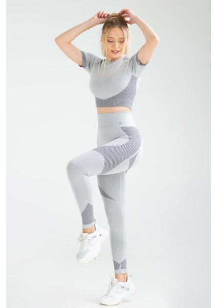 Füme Slim Fit Bisiklet Yaka Seamless Kadın Sporcu Crop Tişört SSF0006