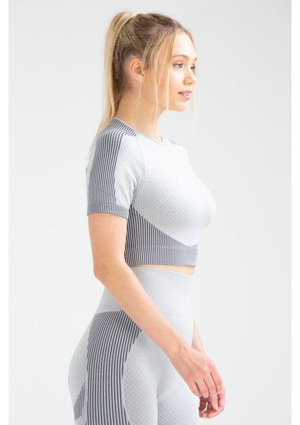 Füme Slim Fit Bisiklet Yaka Seamless Kadın Sporcu Crop Tişört SSF0006