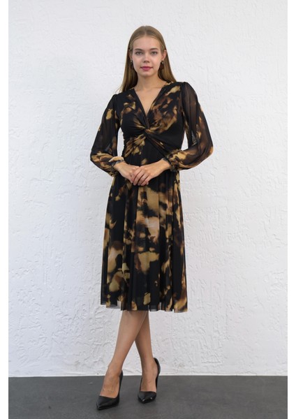 Önü Burgulu Desenli Tül Elbise fırsatları