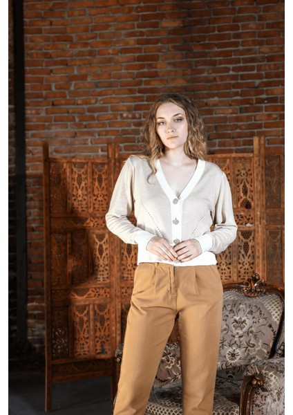 Mücevher Düğmeli Triko Hırka 5610
