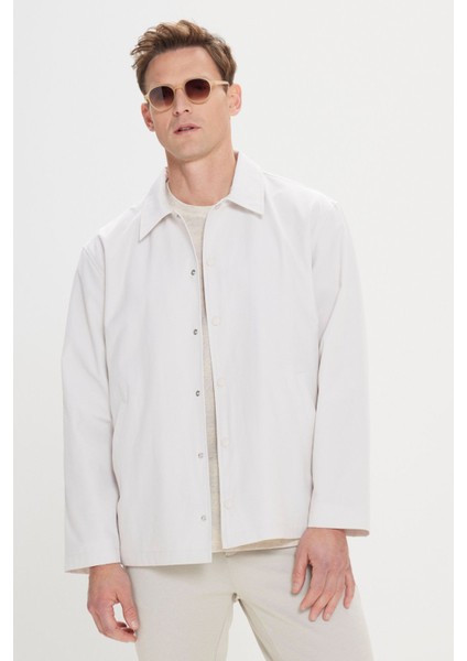 Erkek Bej Standart Fit Normal Kesim Gömlek Yaka Cepli Rahat Mont fırsatları