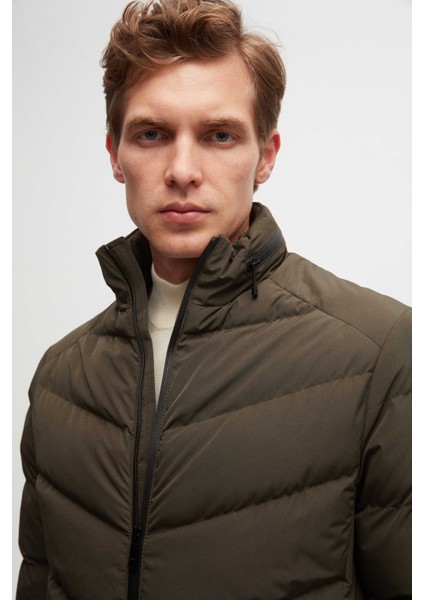 Slim Fit Haki Gizlenebilir Kapüşonlu Elyaf Dolgulu Rüzgar Geçirmez Mont modelleri