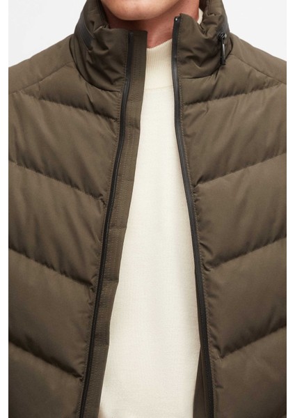 Slim Fit Haki Gizlenebilir Kapüşonlu Elyaf Dolgulu Rüzgar Geçirmez Mont fırsatları