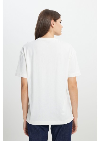 Loose Fit Rahat Kesim Bisiklet Yaka %100 Pamuk Beyaz Tişört indirimleri