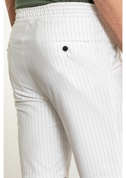 Çizgili Ekru Super Slim Fit Beli Lastikli İpli Erkek Şort fırsatları