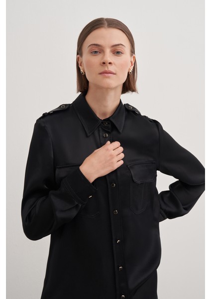 2236111 Apolet Detaylı Gömlek Yaka Saten Bluz modelleri