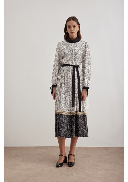 Belden Kuşaklı Pileli Elbise