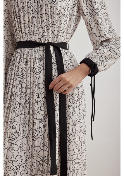 Belden Kuşaklı Pileli Elbise modelleri