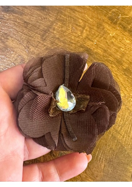 Kahverengi Damla Taşlı Çiçek Broş Yaka Iğnesi 6x6 cm modelleri