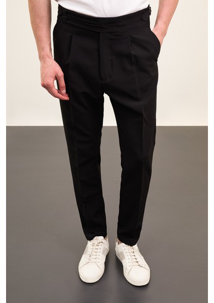 Düz Siyah Super Slim Fit Kemer Detaylı Tokalı Pileli Erkek Pantolon