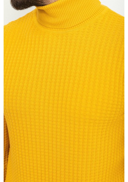Dokulu Sarı Renk Slim Fit Tam Balıkçı Yaka Erkek Kazak