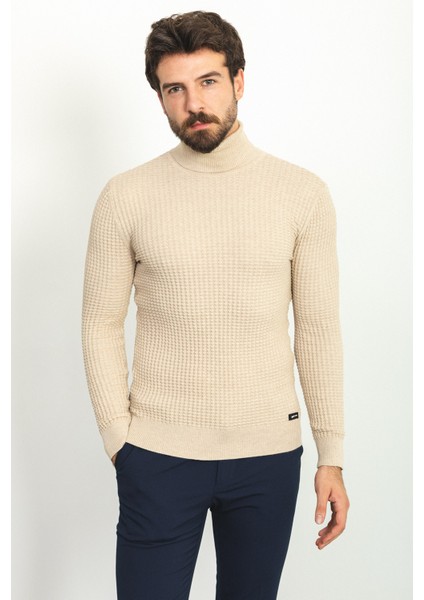 Dokulu Bej Rengi Slim Fit Tam Balıkçı Yaka Erkek Kazak