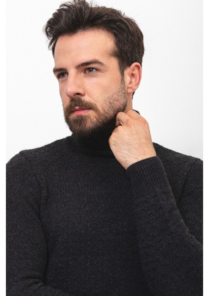 Desenli Siyah Renk Slim Fit Tam Balıkçı Yaka Yün Erkek Kazak