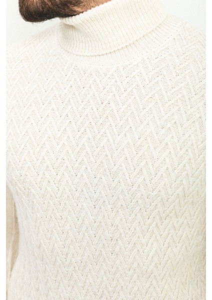 Desenli Bej Rengi Slim Fit Tam Balıkçı Yaka Yün Erkek Kazak fiyatları