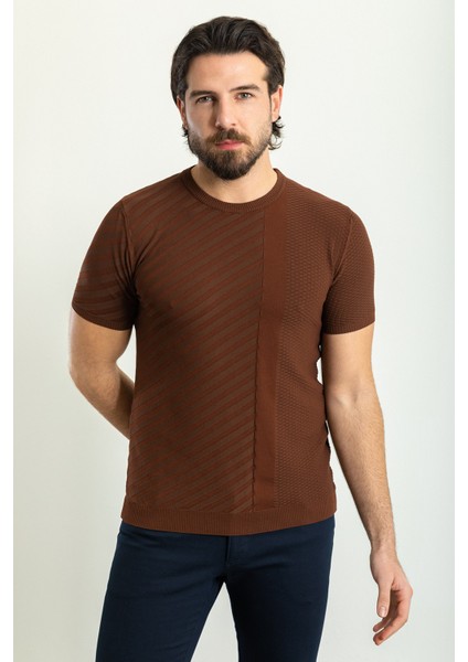 Desenli Fındık Rengi Slim Fit Bisiklet Yaka Erkek Triko T-Shirt fırsatları