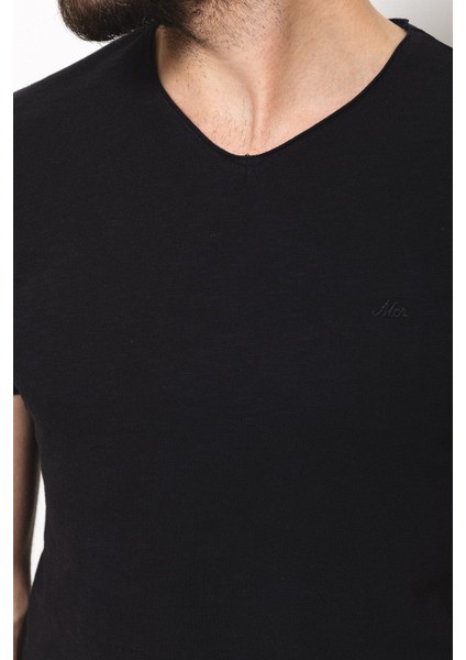 Desenli Siyah Renk Slim Fit V Yaka Basic Erkek T-Shirt fiyatları