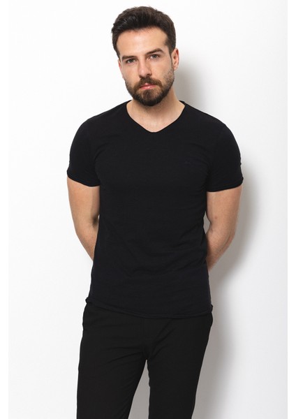Desenli Siyah Renk Slim Fit V Yaka Basic Erkek T-Shirt fırsatları