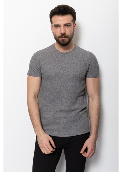 Desenli Siyah Beyaz Slim Fit Bisiklet Yaka Basic Erkek T-Shirt fırsatları