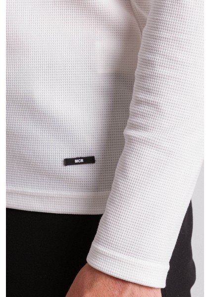 Ekru Rengi Slim Fit Uzun Kollu Bisiklet Yaka Erkek T-shirt fırsatları