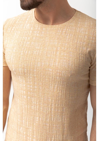 Desenli Bej Rengi Slim Fit Bisiklet Yaka Erkek T-shirt fiyatları