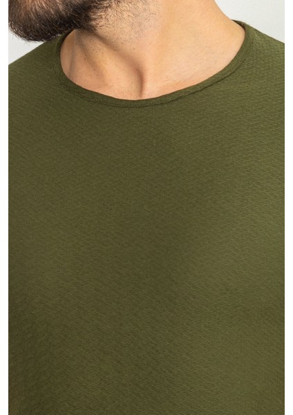 Desenli Haki Rengi Slim Fit Bisiklet Yaka Erkek T-Shirt fiyatları