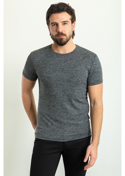 Desenli Siyah Renk Slim Fit Bisiklet Yaka Erkek T-Shirt fırsatları