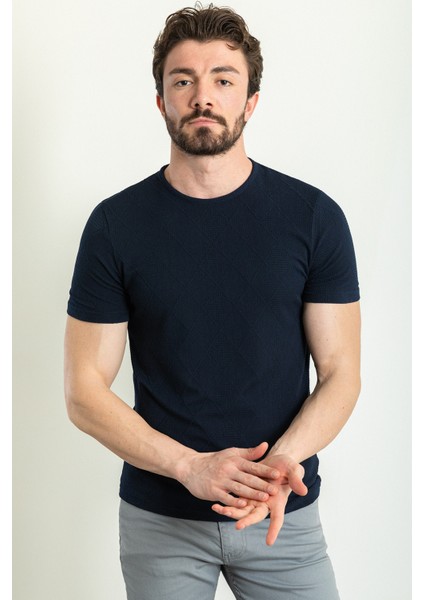 Kareli Desenli Lacivert Renk Slim Fit Bisiklet Yaka Erkek T-Shirt modelleri