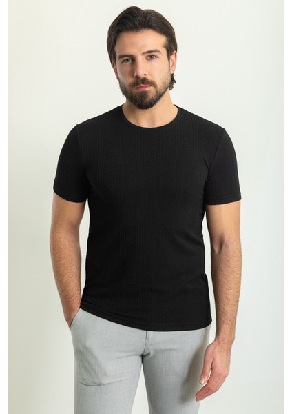 Çizgi Desenli Siyah Renk Slim Fit Bisiklet Yaka Erkek T-Shirt modelleri