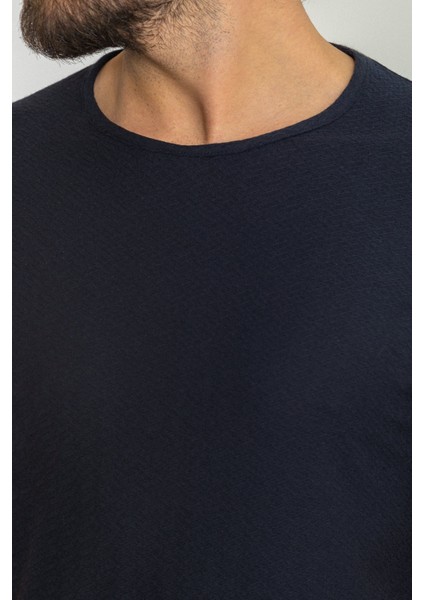 Desenli Lacivert Renk Slim Fit Bisiklet Yaka Erkek T-Shirt fiyatları