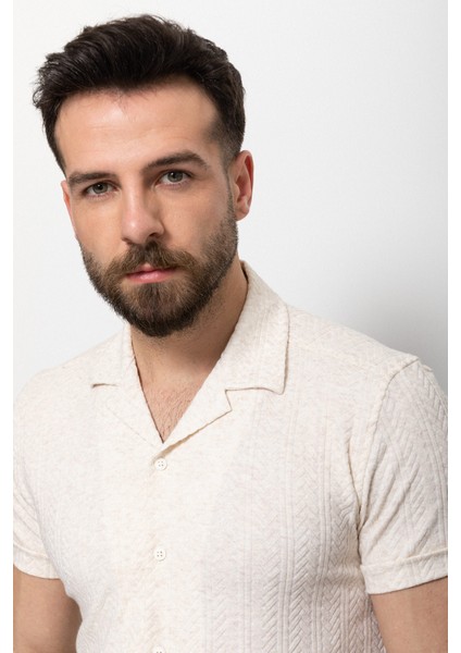 Desenli Bej Rengi Slim Fit Apaç Yaka Kısa Kollu Erkek Gömlek fırsatları