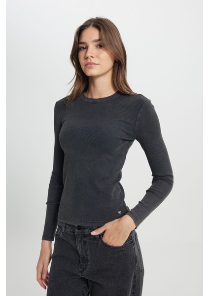 Slim Fit Dar Kesim Bisiklet Yaka Koyu Mavi Tişört fırsatları