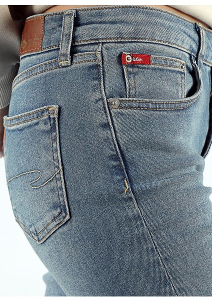 Normal Bel Normal Paça Straight Kadın Denim Pantolon 251 Lcf 121007 Susıe Spencer modelleri