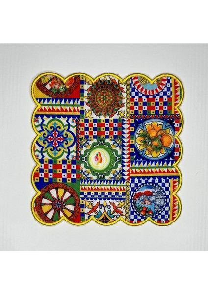 Sarı Nakışlı Sicilya Desenli Dijital Baskılı, Kenarı Nakışlı Dekoratif Kokteyl Peçeteleri