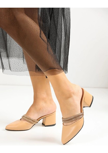 Amber Sivri Burunlu Taş Detaylı Kalin Topuklu Günlük Terlik