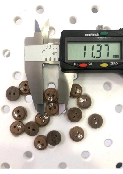 11,5 mm Taşlı Ahşap Düğme(20 Adet) modelleri