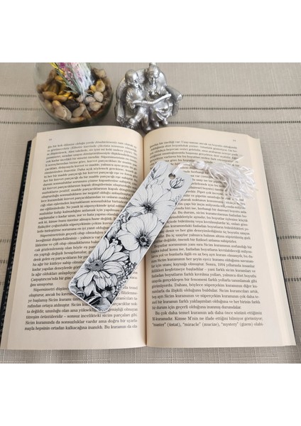 Çiçek Desenli Püsküllü Kabartmalı Kitap Ayracı 3D 3 Boyutlu Altındal Home