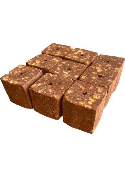 Av Sazan Rig Sazan Balık Avı Delikli Küp Mısır Küspesi(ÇİLEK )aromalı 100+130 gr 9 Adet
