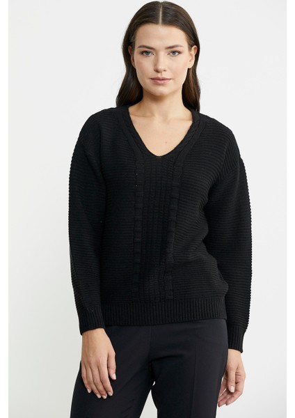 Motif Detaylı V Yaka Yünlü Triko Kazak - Siyah modelleri