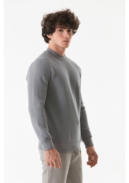 Yazı Baskılı Dik Yaka Sweatshirt indirimleri