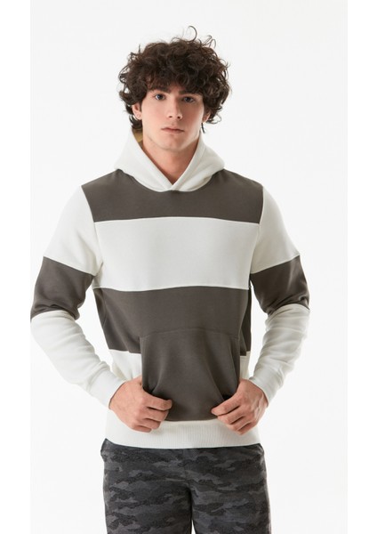 Renk Bloklu Kanguru Cepli Kapüşonlu Sweatshirt fırsatları