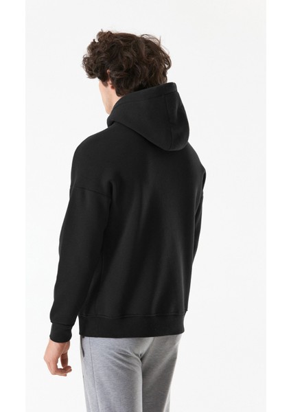 Kabartma Baskılı Kapüşonlu Kanguru Cepli Sweatshirt indirimleri