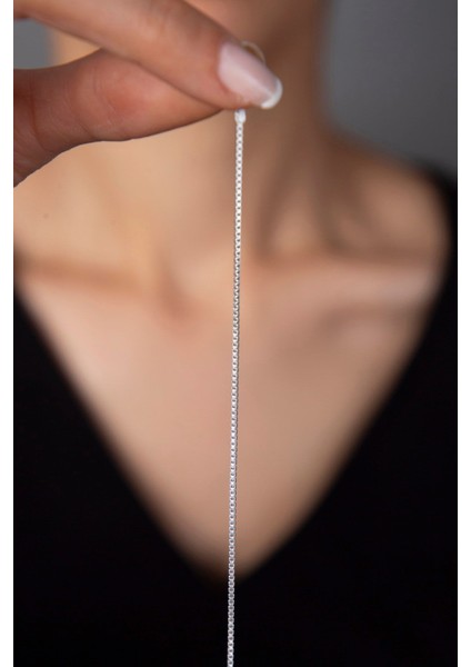 925 ayar gümüş kadın zincir bileklik, zarif ve şık tasarım, zirkon taş detaylı modelleri