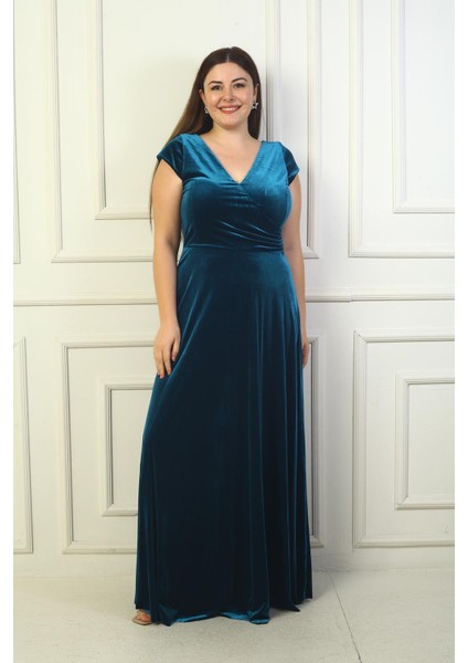 Kadın Ön Arka V Yaka Yanı Büzgülü Yarım Ay Kollu Büyük Beden Uzun Kadife Elbise fiyatları