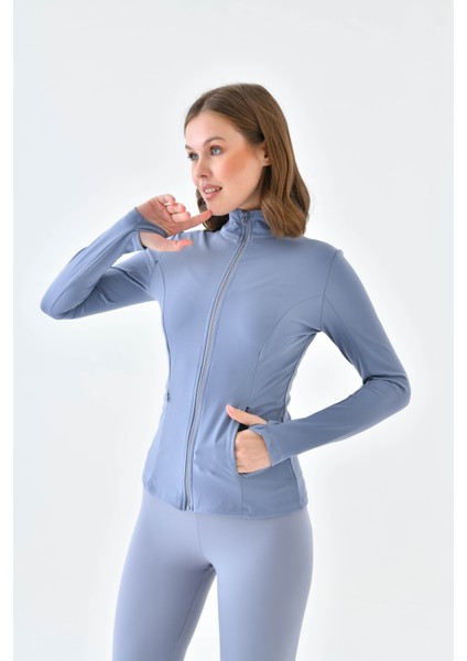 Kadın Sporcu Hırkası Slim Fit Comfort Light Warm modelleri